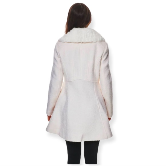 ⭐️⭐️SOLD⭐️⭐️Guess Cream/White Long Skirted Wool Coat M - Picture 2 of 6